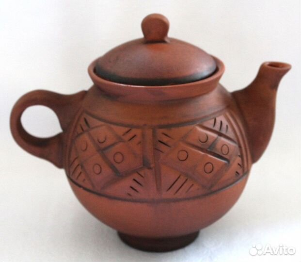 Посуда из красной глины в ассортименте