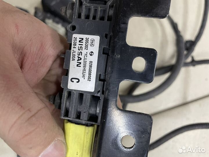 Датчики удара переднего бампера Nissan Fuga Y51