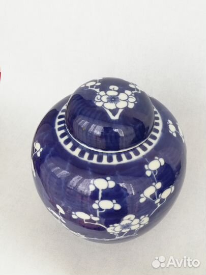 Ваза с крышкой Китай К.19 н.20 века