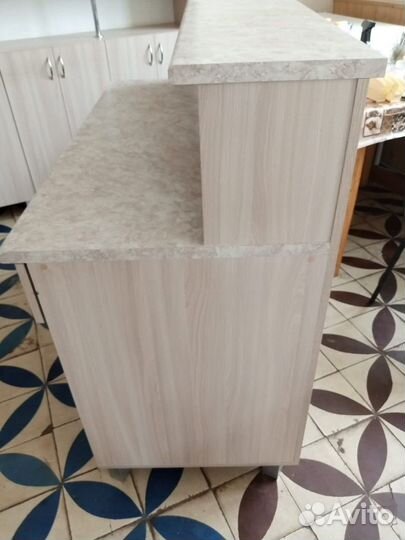 Стойка ресепшн