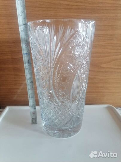 Бутылка, ваза с фруктами