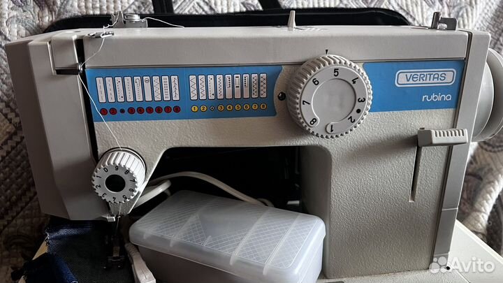 Швейная машина Veritas Rubina, плюс много ниток