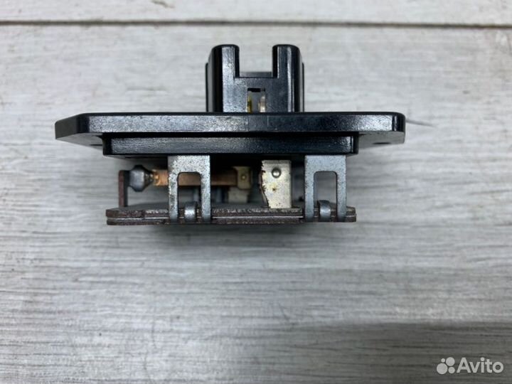 Резистор печки Suzuki Sx4 хэтчбек D19AA 2006