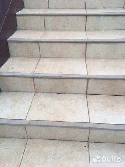 Уголок противоскользящий с резиновой вставкой