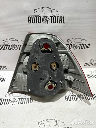Фонарь задний правый Toyota Corolla 120