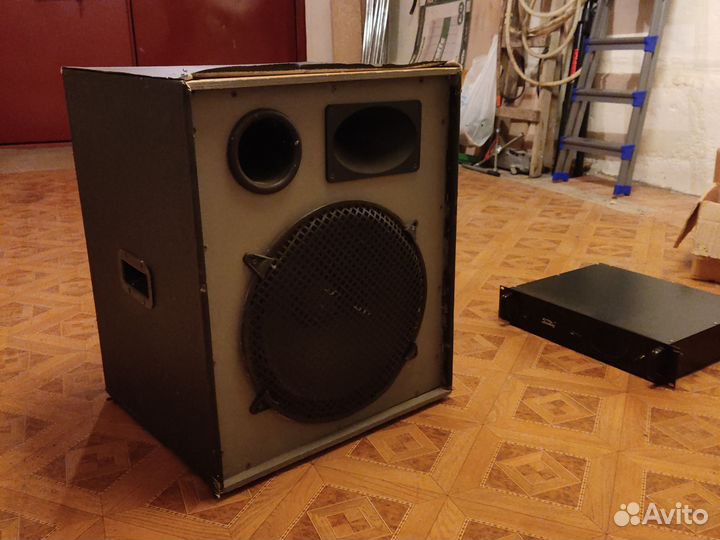 Crown LPS 2500 профессиональный усилитель мощности