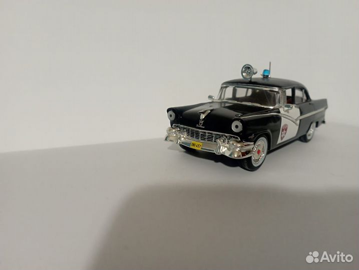 Ford fairlane 1:43