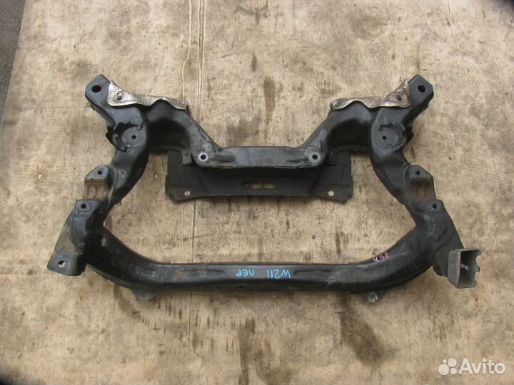 Подрамник Mercedes E200 E250 E320 W211