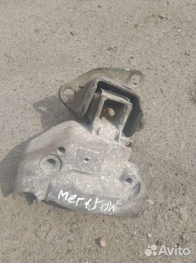 Кронштейн Рено Меган 1