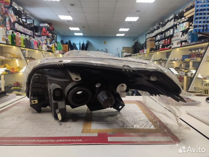 Фара Renault Sandero 1