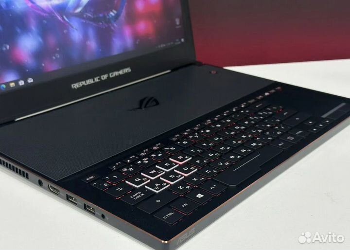 Мощный Asus ROG Zephyrus GTX 1080 / i7-7700 / 16