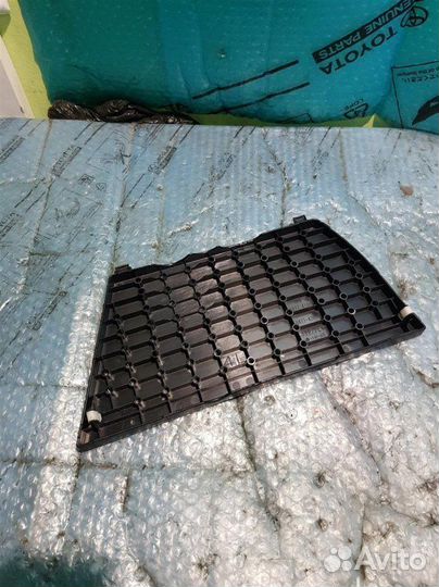 Накладка (кузов внутри) Toyota Rav 4 2013 2 2015