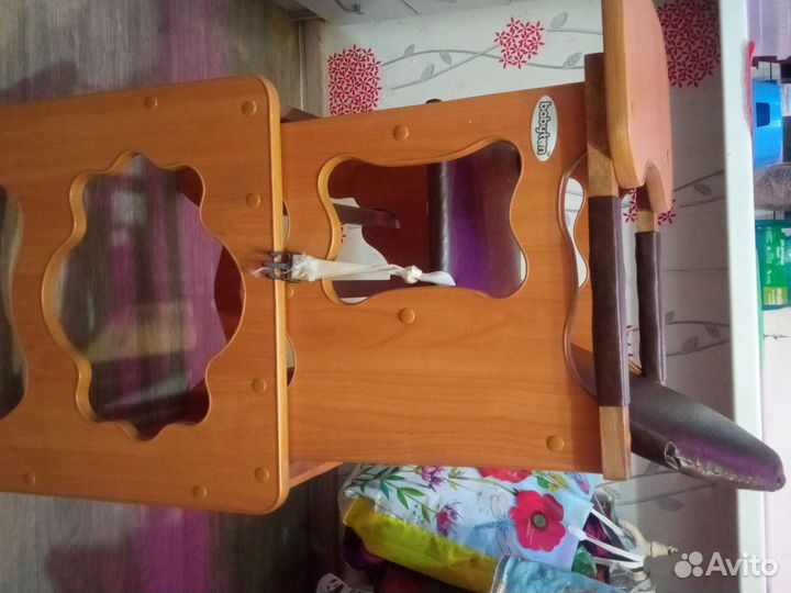 Детский стол и стул для кормления