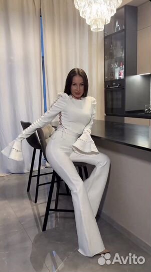 Костюм белый