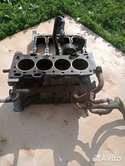 Блок цилиндров Volvo s40 1.8л
