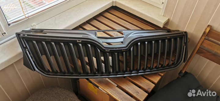 Решетка радиатора Skoda Rapid без молдинга