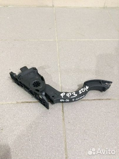 Педаль газа Ford Focus 3 CB8 1.6