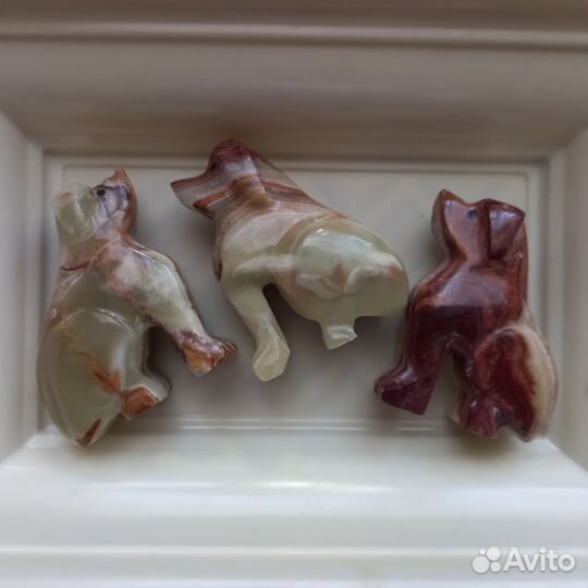 Собаки сувенирные. Майолика и оникс