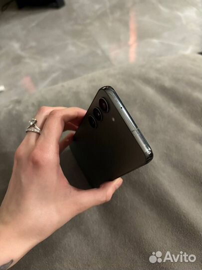 Samsung Galaxy S23, 8/128 ГБ