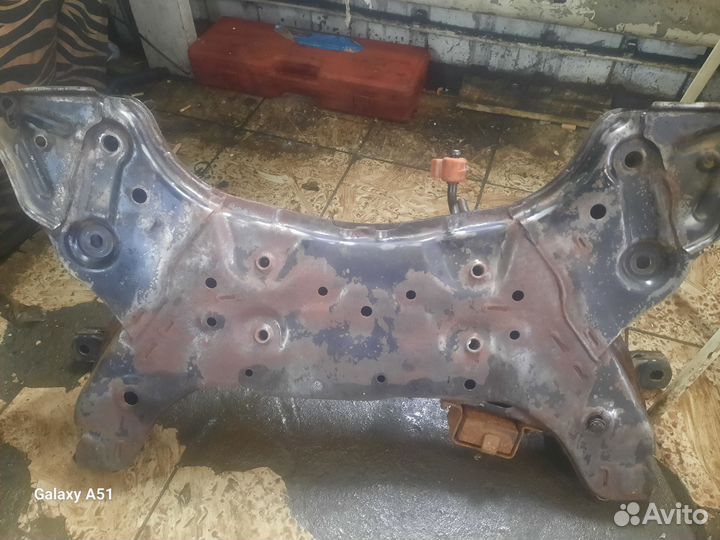 Подрамник на хендай элантра