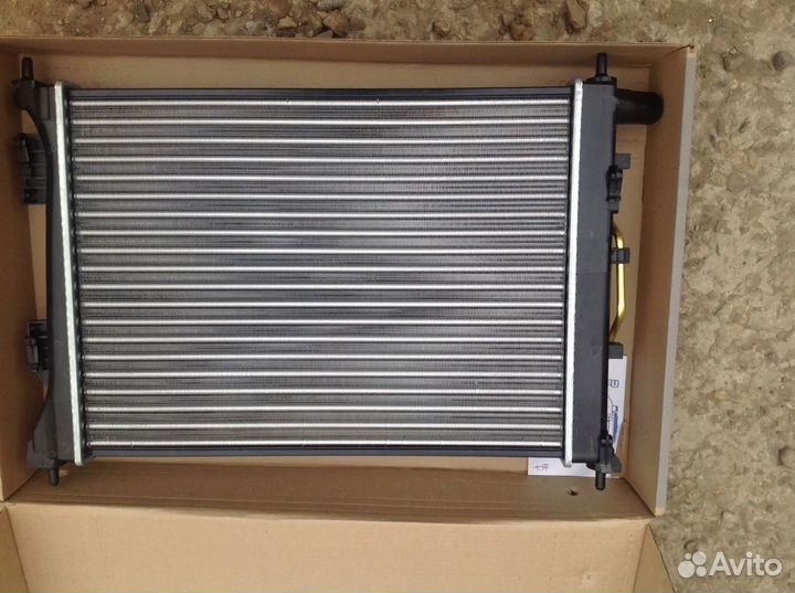 Радиатор охлаждения Kia Rio 2011 - 2016