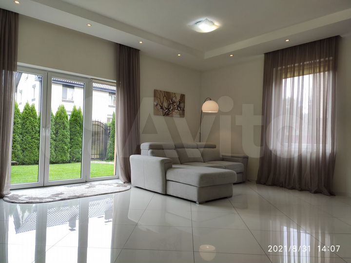 Дом 200 м² на участке 6 сот.