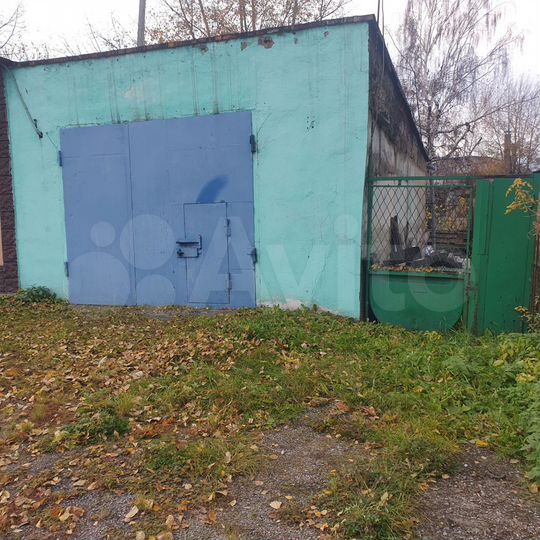 Гараж, > 30 м²