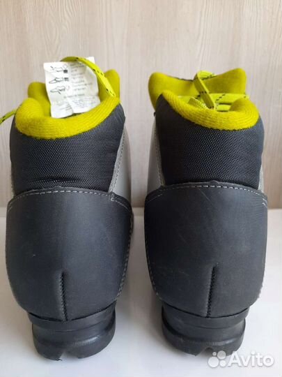 Лыжные ботинки детские 34 размер