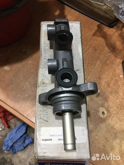 Главный тормозной цилиндр Chrysler Voyager