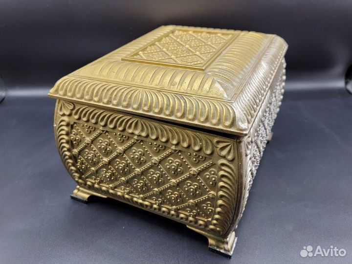 Шкатулка ларец литье силумин омедненный с ключом