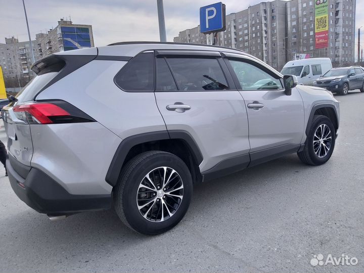 Toyota RAV4 2.5 AT, 2019, 52 000 км