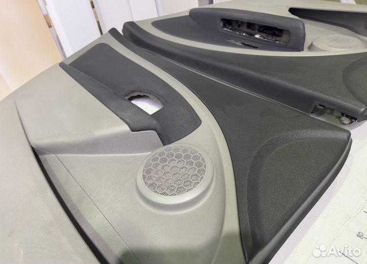 Дверные карты на Renault Megane 3