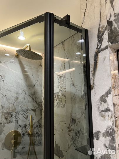 Стеклянные ограждения для ванной