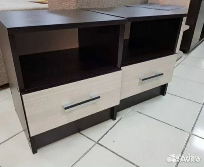 Тумбочка прикроватная