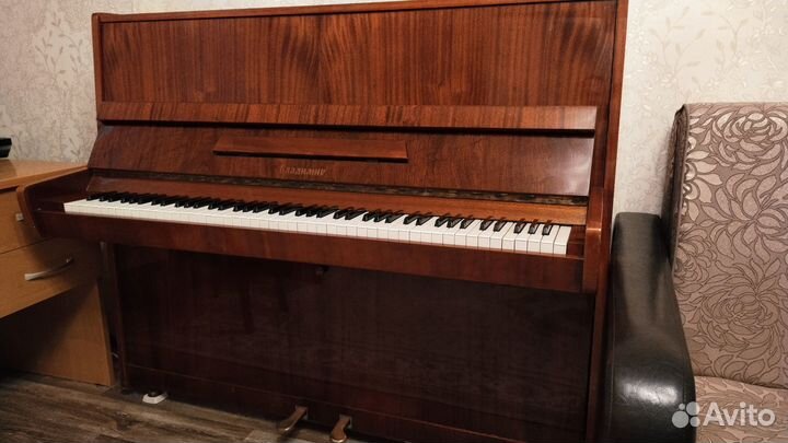 Продаю пианино Владимир