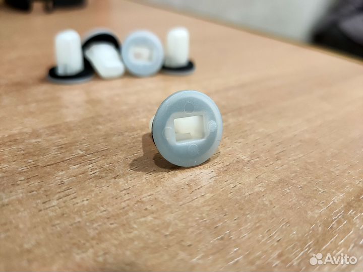 Клипса спойлера Mazda 3 bk седан