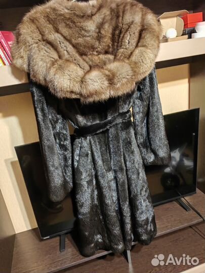 Шуба норковая blackglama с капюшоном из соболя