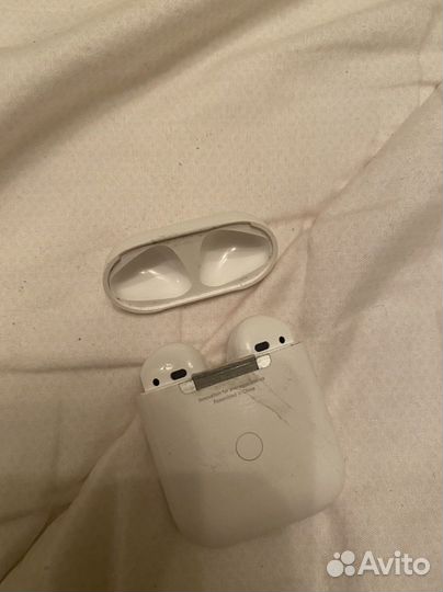 Беспроводные наушники apple airpods