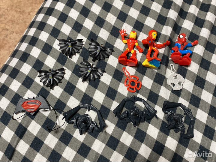 Игрушки киндеры