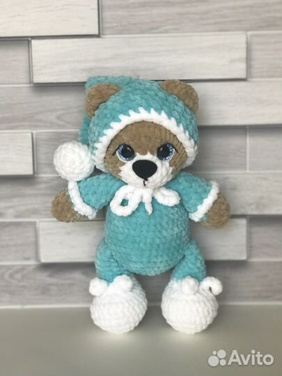 Мишка вязанный из плюшевой пряжи