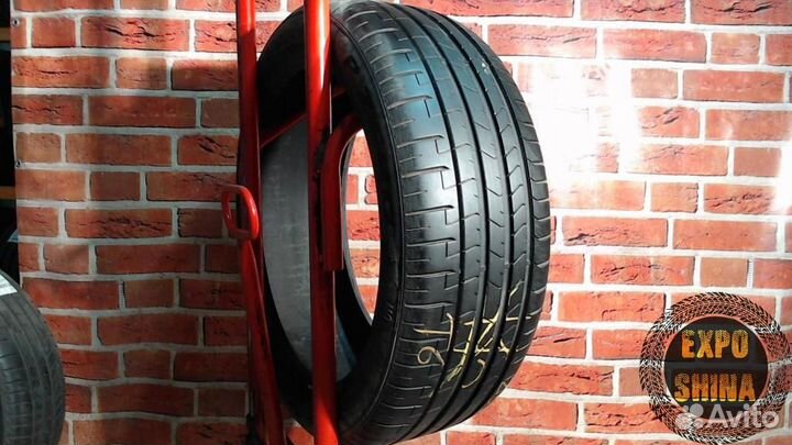 Pirelli P Zero PZ4 235/45 R20
