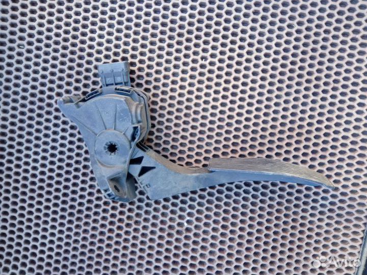 Педаль газа Chevrolet Cruze