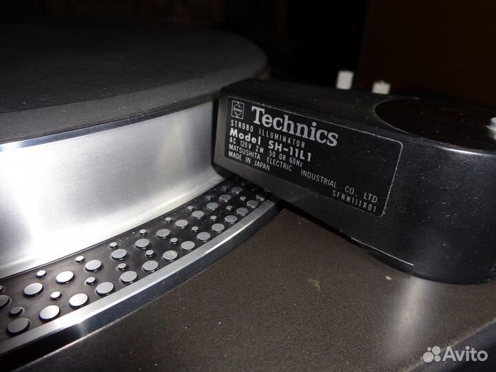 Проигрыватель винила Technics SL - 1100