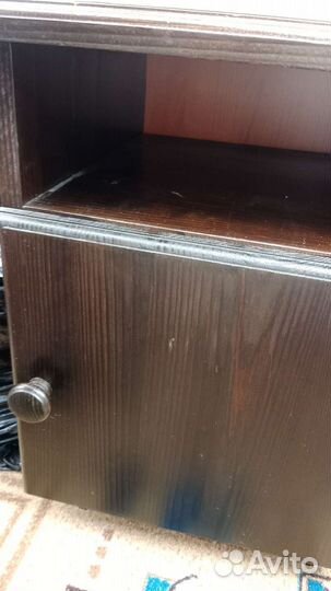 Тумбочка и картина,стол-книжка