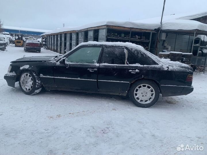В разбор Mercedes-Benz E-class w124