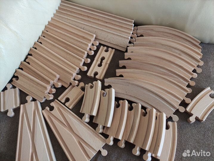 Рельсы железной деревянной дороги IKEA