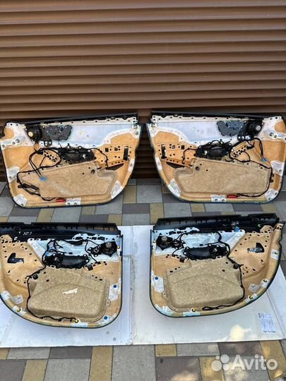 Обшивки (карты) дверей в сборе Mercedes W222