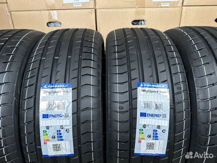 Triangle EffeXSport TH202 285/45 R19 111Y