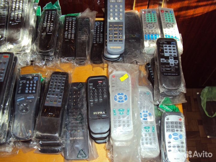 Пульт для телевизора и DVD (много разных)