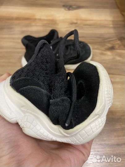 Кроссовки детскте